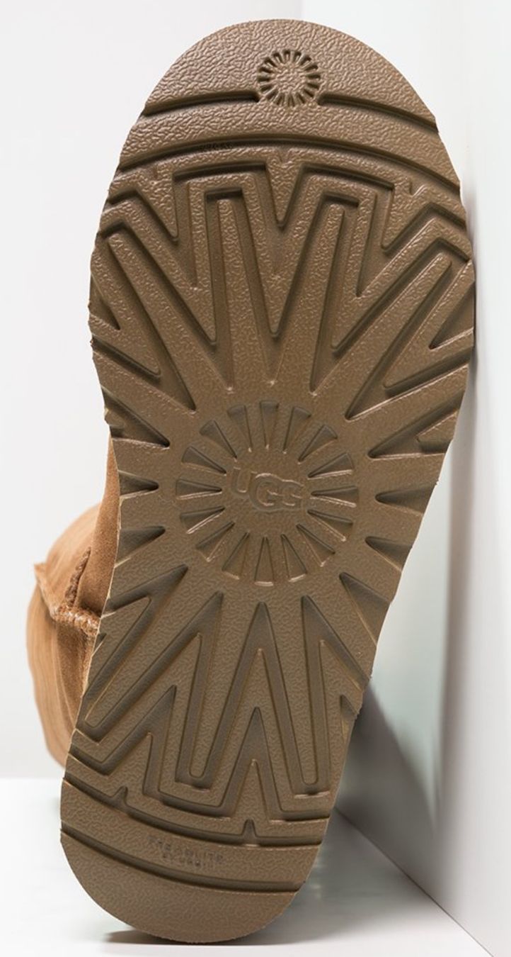 Ugg Chaussures femmes: Ugg Chestnut Tall – Neuf avec emballage d'origine à Gland par Sde_6587 3