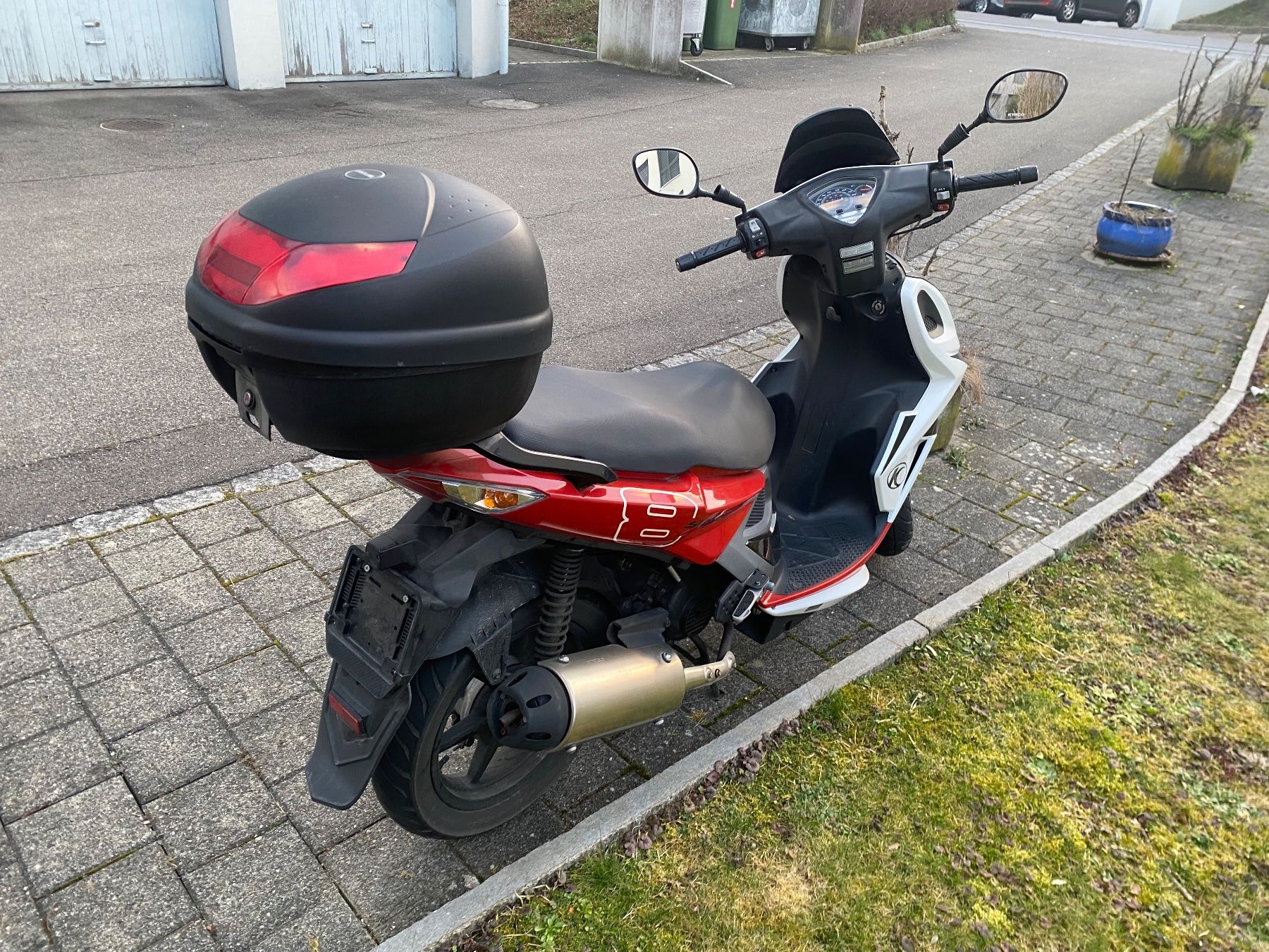 Kymco Scooter: Kymco Agility 50 Roller mit Topcase – Usato da Fahrweid venduto da mcm_glx2 5