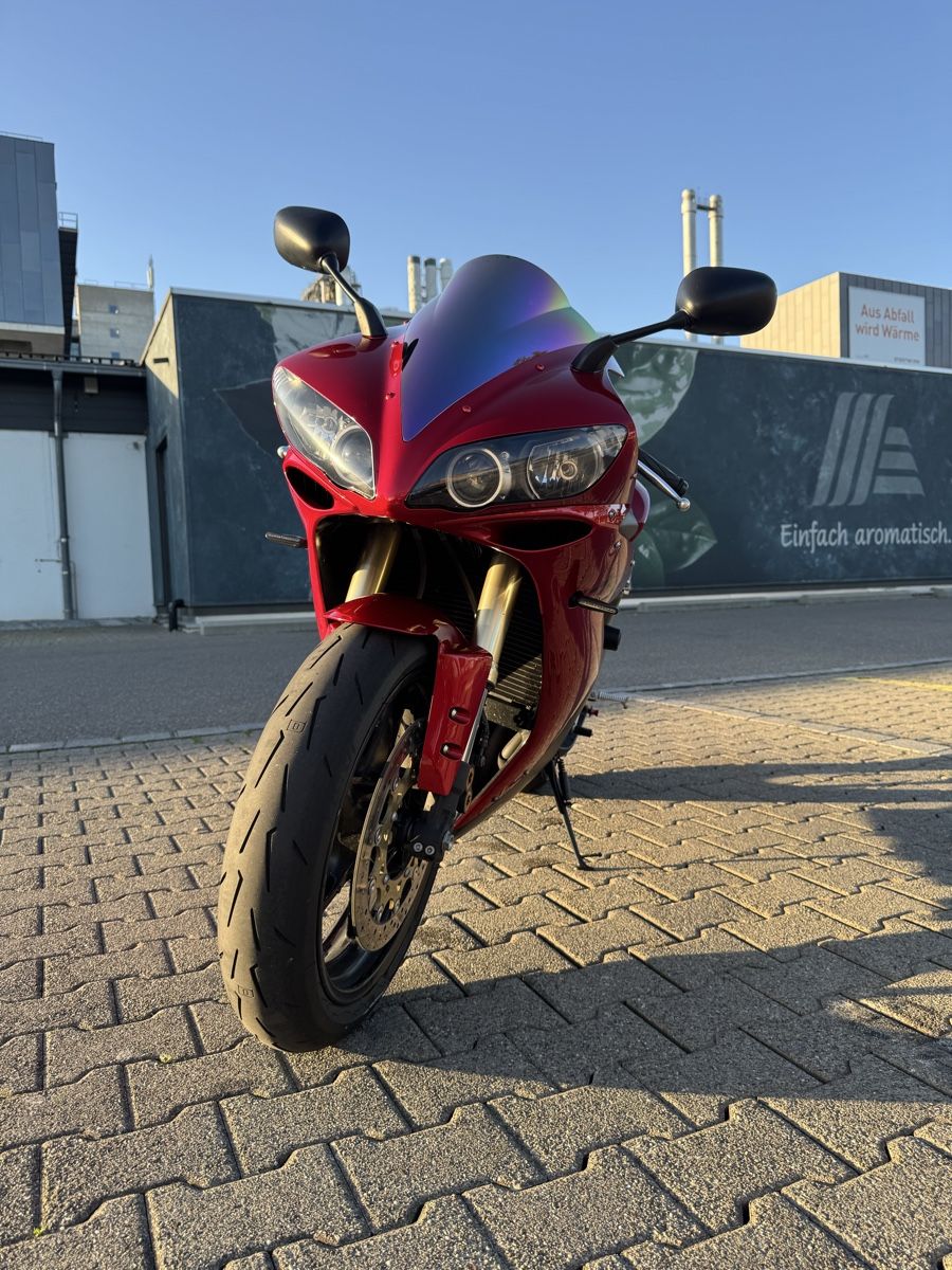 Yamaha Strada: Yamaha R1 YZF RN12 2004 – Usato da Winterthur venduto da Chailatte31 2