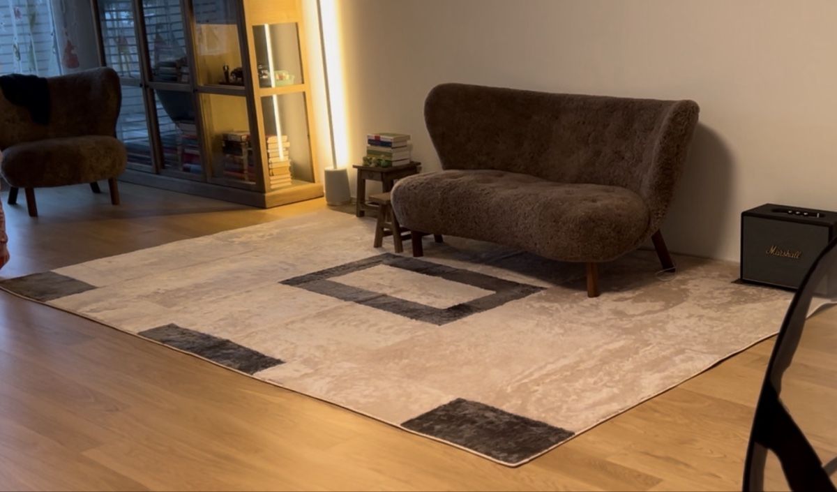 Tapis: Teppich aus Lammfell – D'occasion à Zürich par Sejla