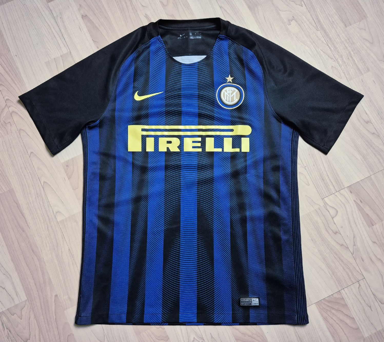 Nike Canottiere & Pantaloni: Nike 16/17 Inter Mailand Trikot Grösse M – Usato da St. Gallen venduto da CaliSunshine