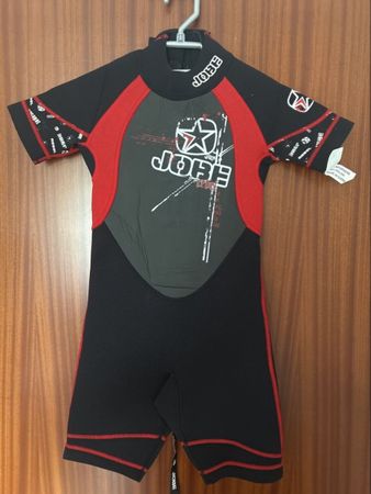 Combinaison JOBE NEUVE enfant, taille M (128)