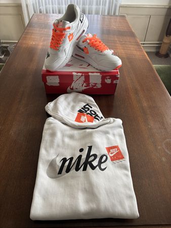 Nike Air Max 1 SE 43 & Nike Hoodie M