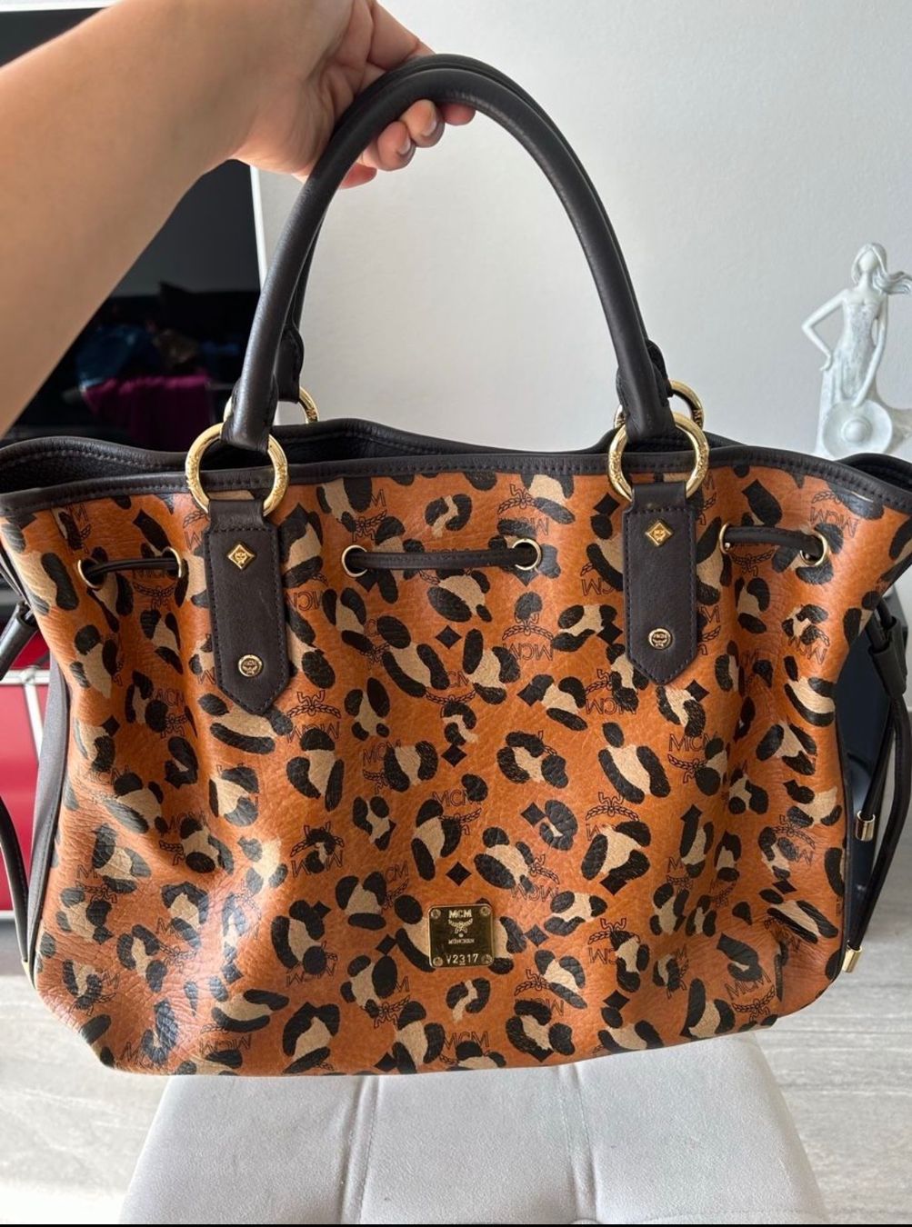 Mcm Taschen für Damen: Original MCM Bucket Tote Bag – Gebraucht aus Matzendorf von Fla5 2