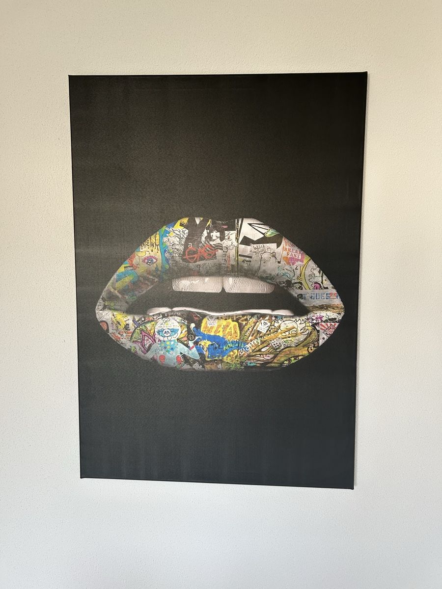 Dipinti: Graffiti Lips Printed Canvas – Usato da Staufen venduto da nat_dvf6