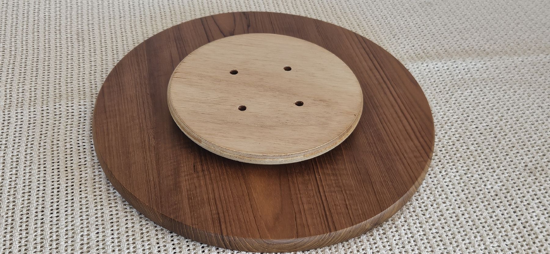 Piatti di portata: Holzplatte Echtholz drehend 40cm – Usato da Belp venduto da Ginus85 1