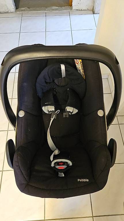 Seggiolini per auto: Maxi Cosi Pebble inkl. EasyBase2 – Usato da Hasle b. Burgdorf venduto da adiontour 3