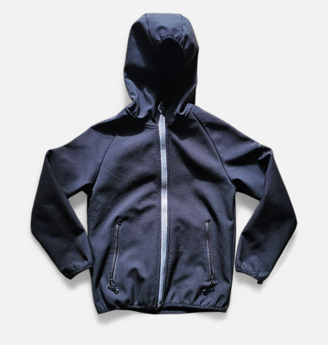 Giacche & Cappotti: Kinder Softshell Jacke, Top Zustand, Grösse 128 – Usato da Langenthal venduto da SecondChanceShop