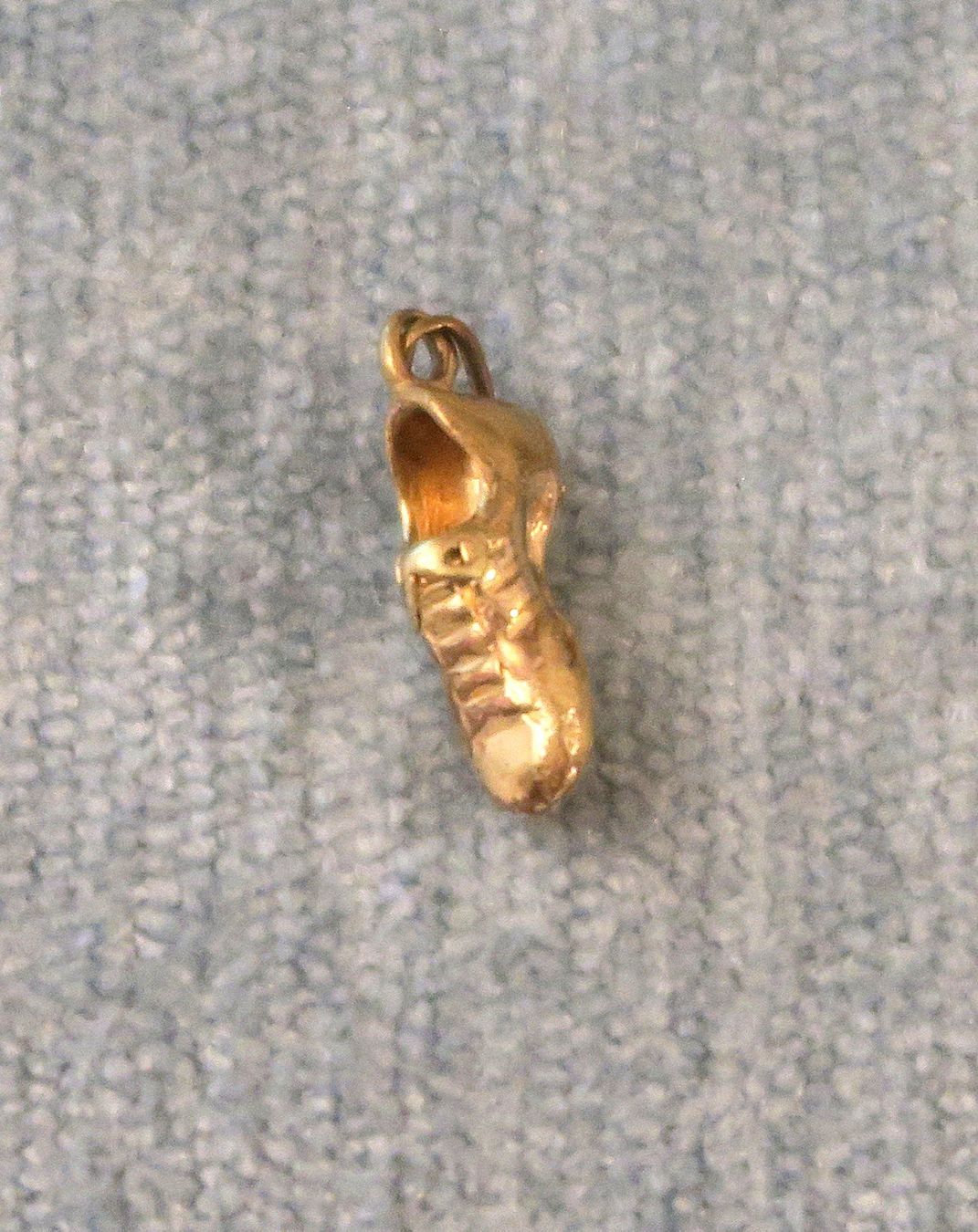 Ciondoli: Anhänger Sneaker – Usato da Brittnau venduto da marlenestone 1