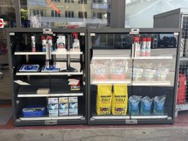 Verkaufsvitrine für Autozubehör & Müll Trennung PET