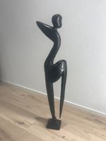 Schöne handgeschnitzte ca. 100 cm grosse Tänzerin aus Holz