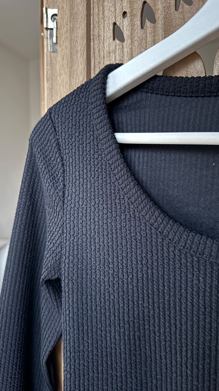 C&A T-Shirts: Schwarzes kurzes Langarm-Shirt – Gebraucht aus Riedern von leoni_m 1