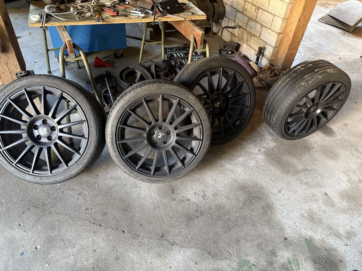 Volkswagen Jantes: Vw Golf 4  – D'occasion à Bennwil par Ford5600t