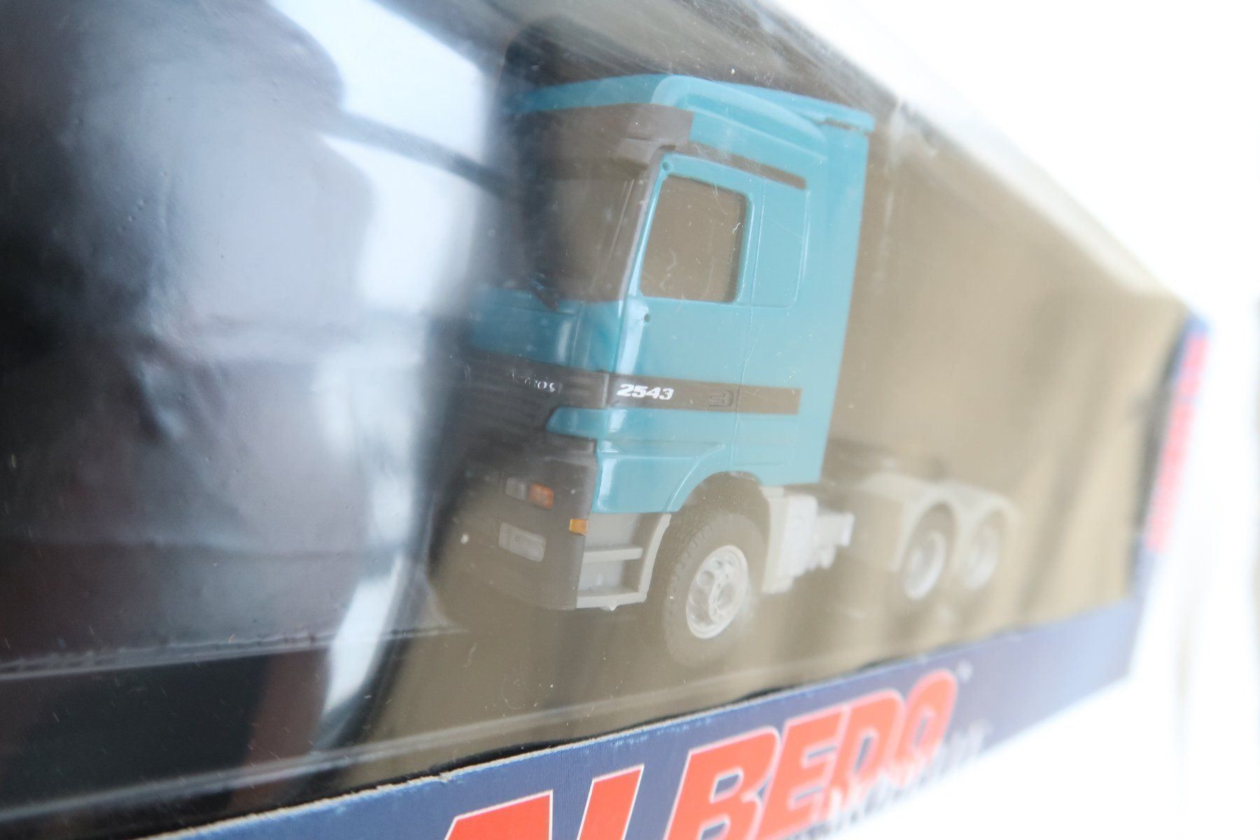 Mercedes-Benz Modellini d'auto: Albedo / Herpa MB Actros SoloZugmaschine – Nuovo e nell'imballaggio originale da Muttenz venduto da Laeckerlihamschter 1