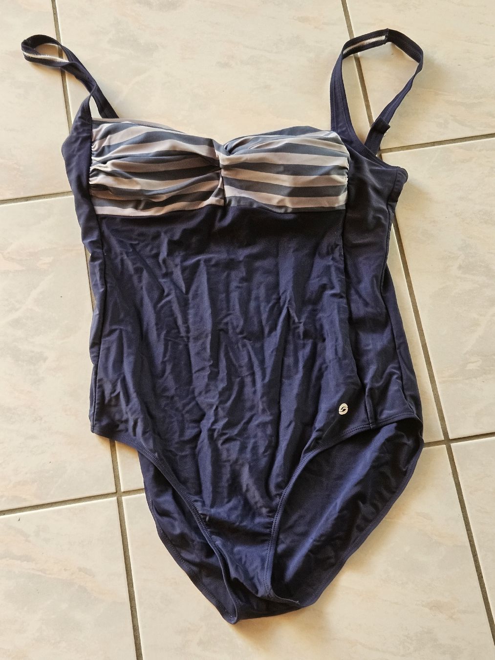 Badekleider & Bikinis: Blauer Badeanzug Gr. 52, gestreift, Sommer Badespass – Neu (gemäss Beschreibung) aus Lützelflüh-Goldb von Aussi1985