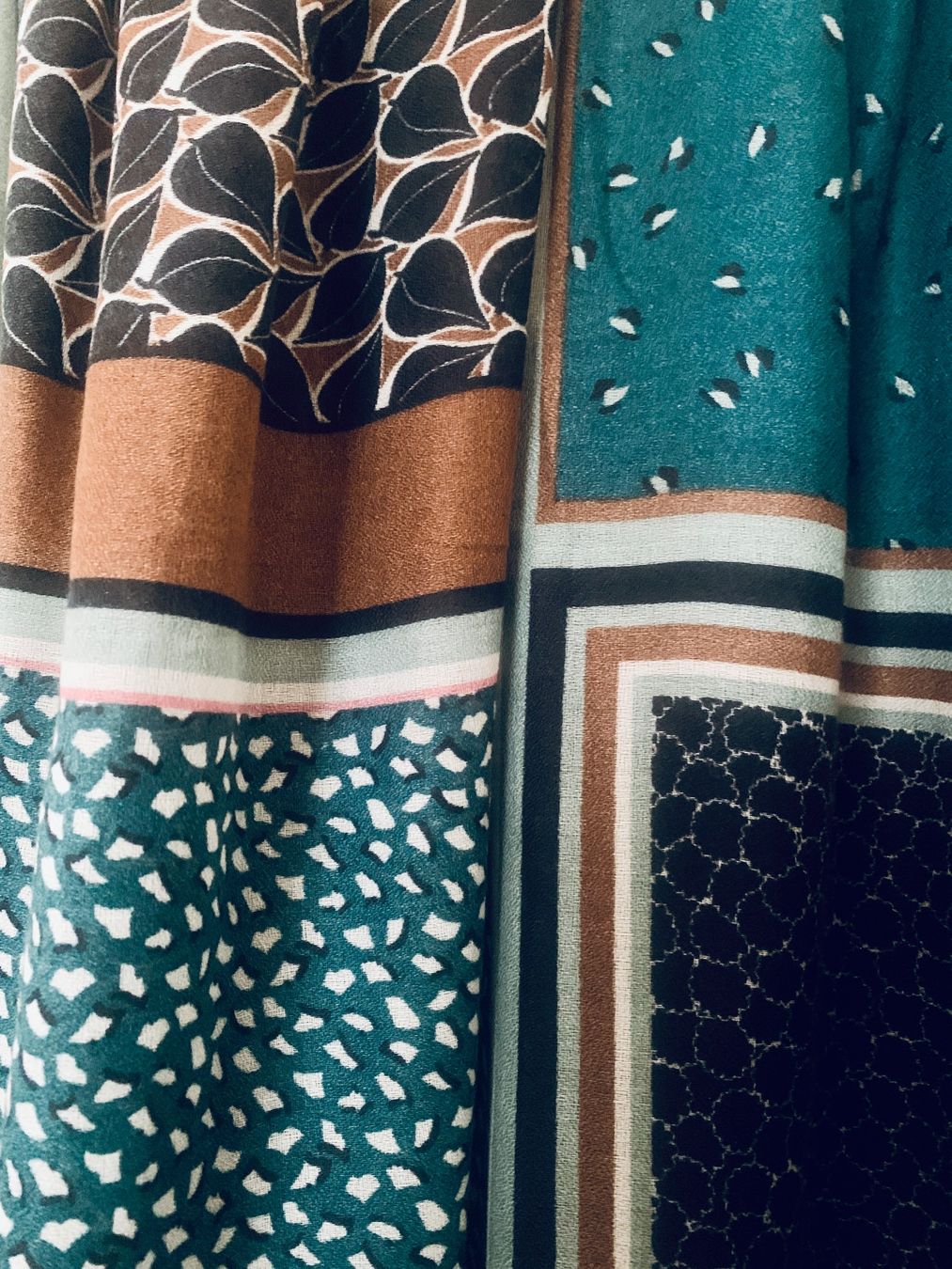 Foulard & Sciarpe: Halstuch, 100% Viskose, ca. 90x180 cm – Nuovo (secondo la descrizione) da Bern venduto da Flora.Sonea 1