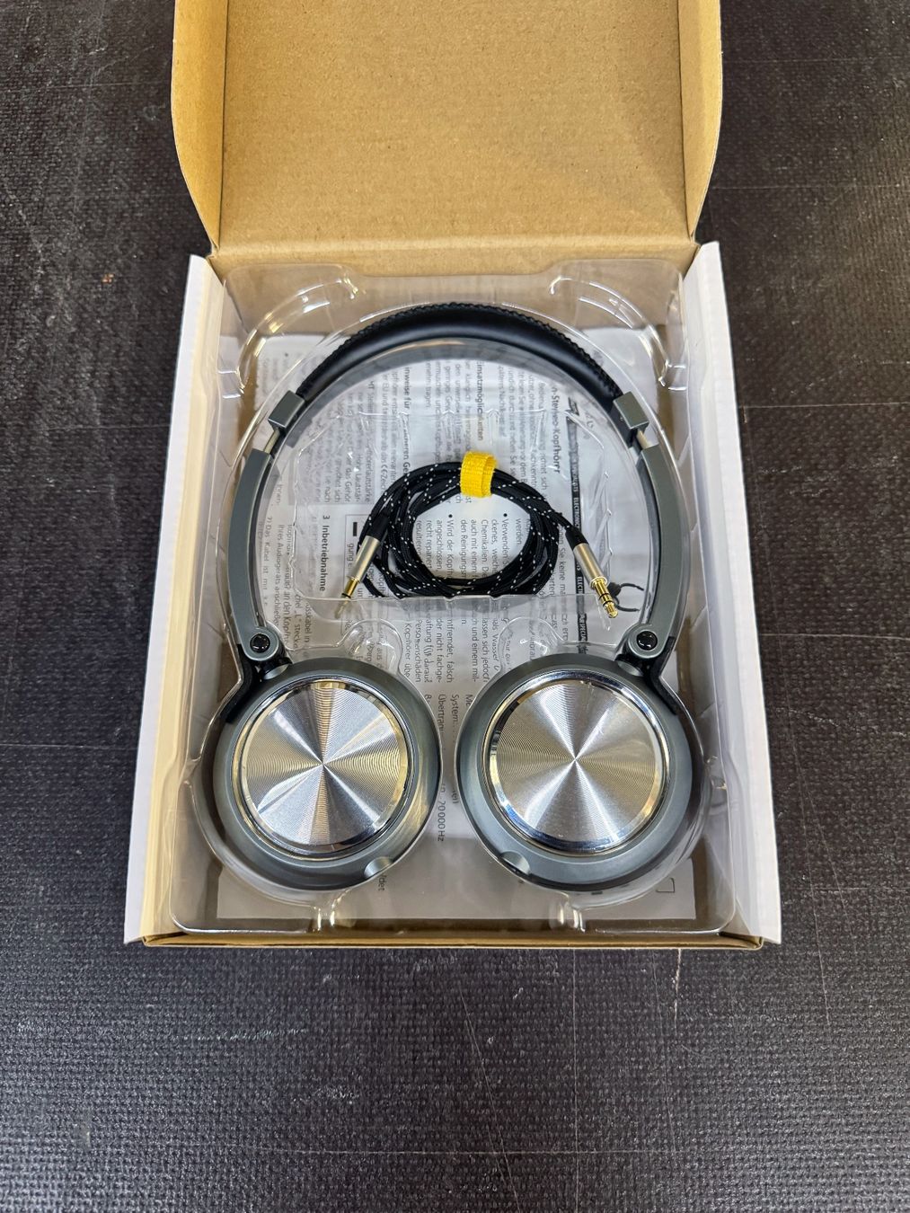 Cuffie: Monacor MD460 Design Stereo Kopfhörer Headphone – Usato da Zürich venduto da KunsthausZH 2