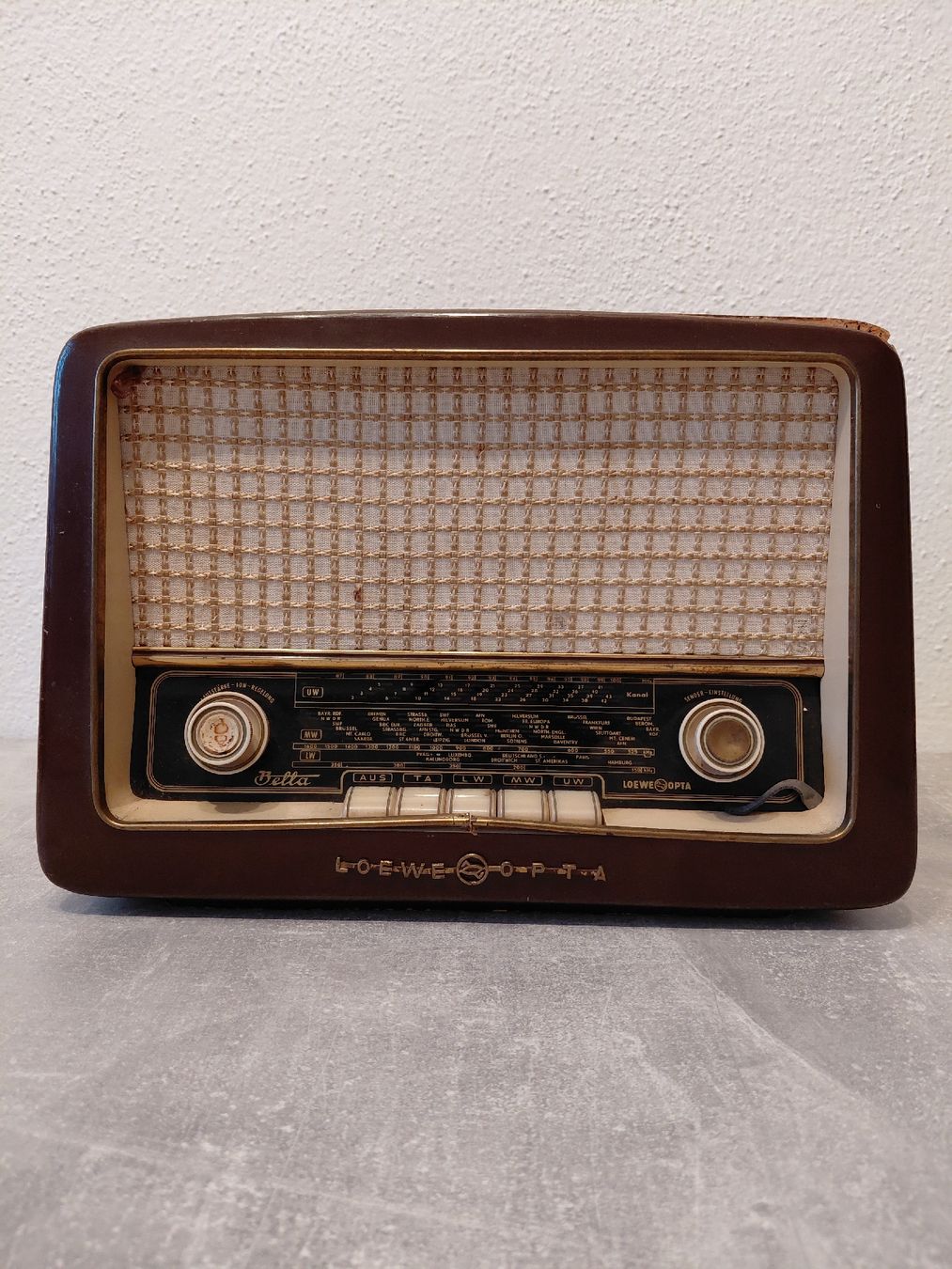 Loewe Radio: Vintage Loewe Opta Bella – Difettoso da Turbenthal venduto da apr_h7z2 1
