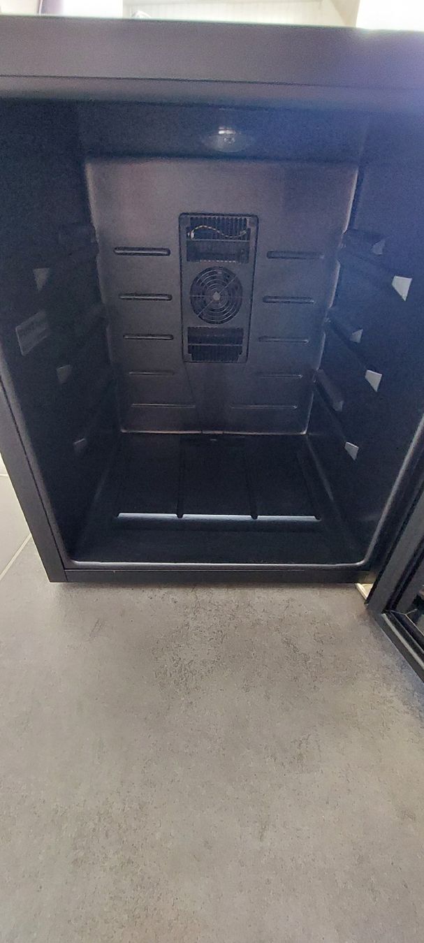Frigoriferi: Weinkühlschrank Novomatic  – Usato da Niederwil AG venduto da bertomach 3
