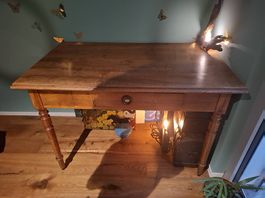 Wunderschöner Pult - edles Kastanienholz