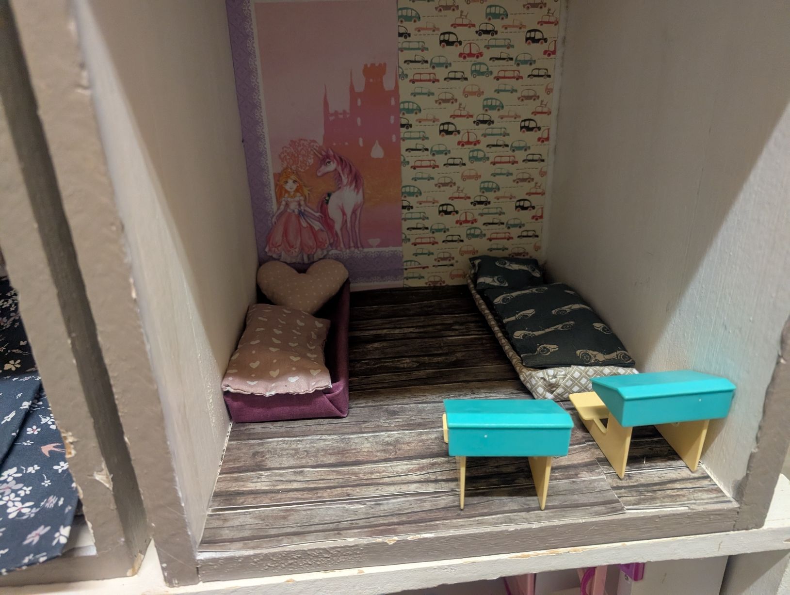 Barbie Case e mobili per bambole: Barbiehaus selfmade inkl Einrichtung  – Usato da Grünen venduto da nic_7jmp 3