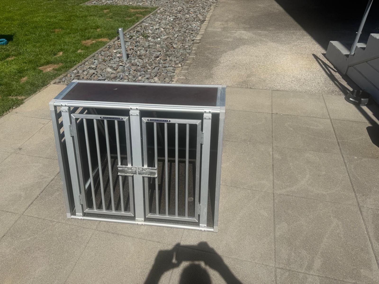 Cages, transport & sécurité: Zu verkaufen Hundebox Aluminium von Aklavik gute Zustand – D'occasion à Olten par mon_dhy5