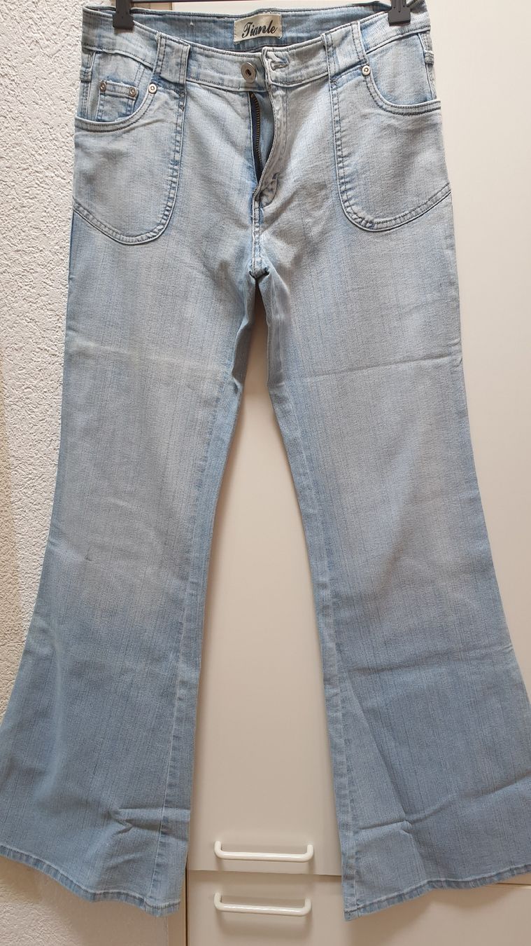 Jeans: JEANSHOSEN – Gebraucht aus Thun von Vecgou