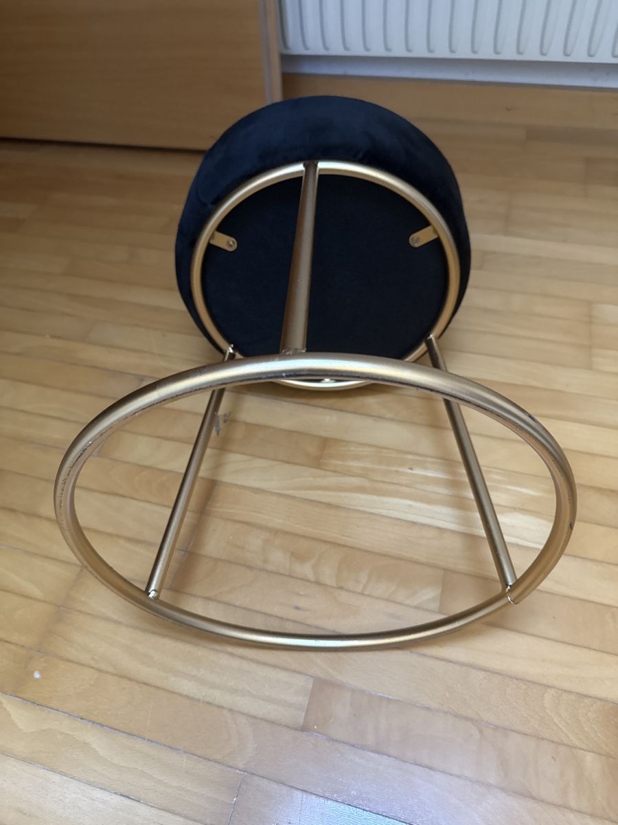 Sgabelli: Hocker Samt mit Metallfuss – Usato da Winkel venduto da _OachKatzerl_ 1