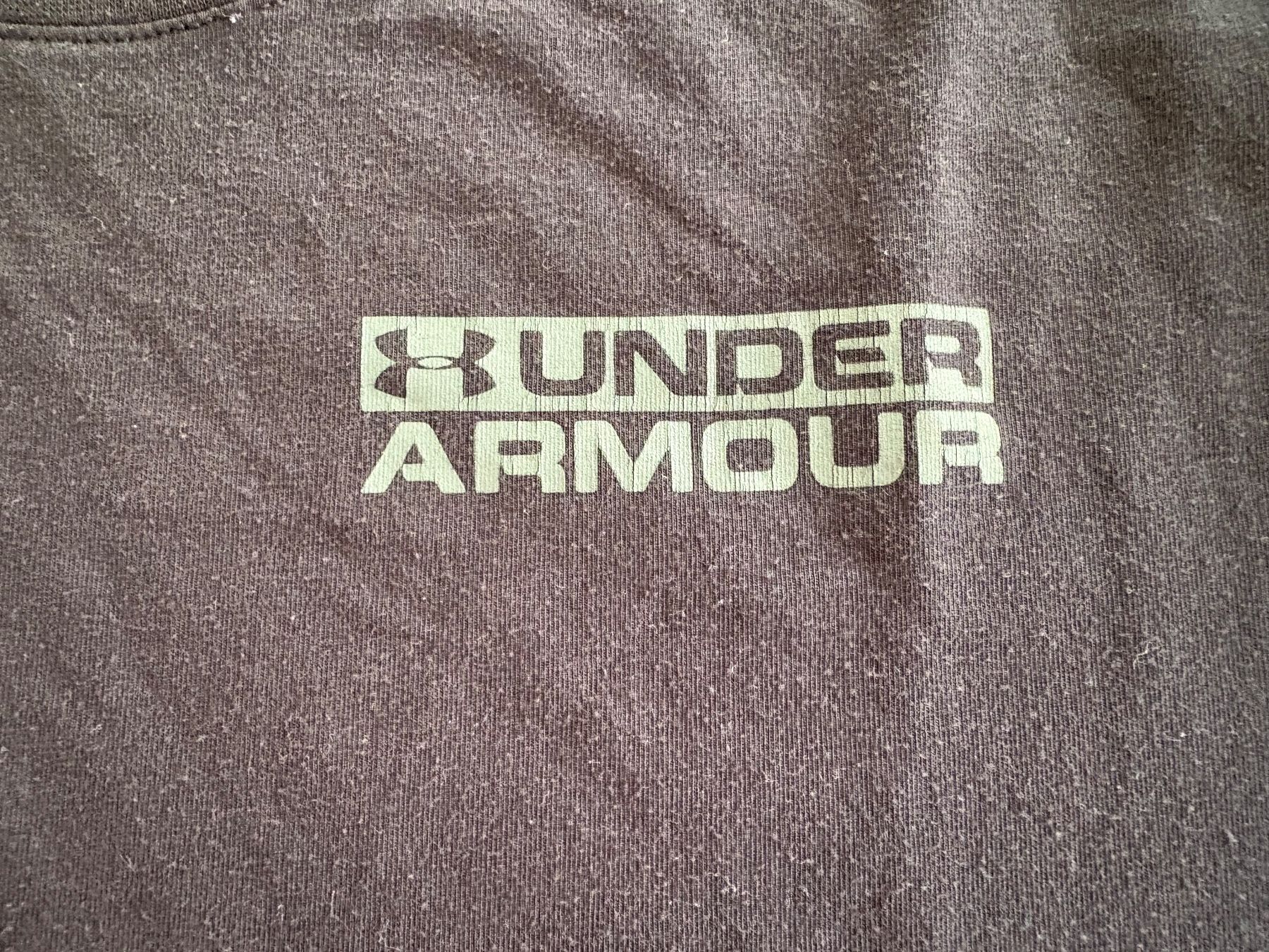 Under Armour T-Shirts: T-Shirt - Under Armour - Grösse SM – Gebraucht aus Oberuzwil von jabano 1