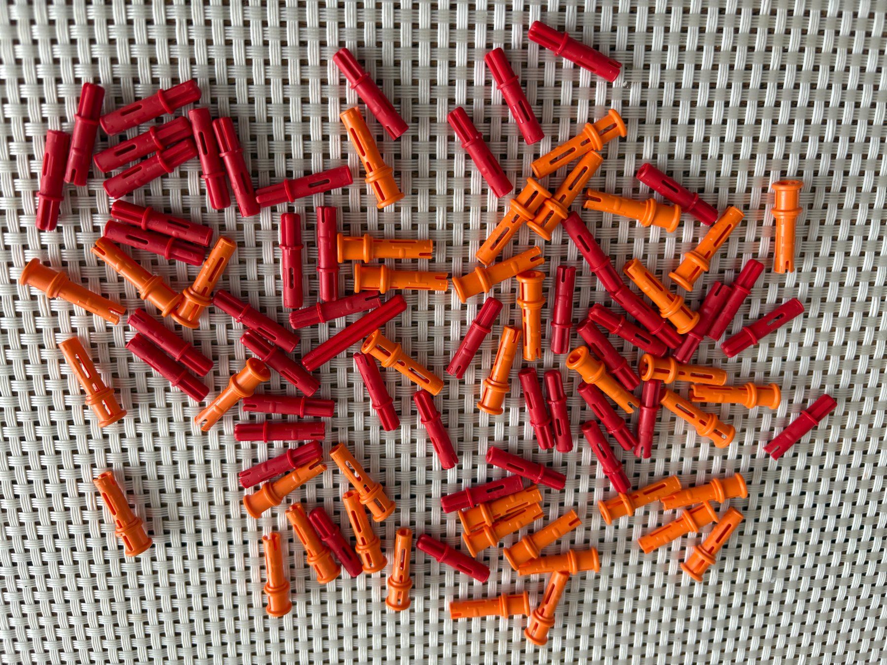 Lego Kit di costruzioni: Lego Technik rot orange Piin Stecker Achsstecker LotP – Usato da Buochs venduto da Techtelmechtel
