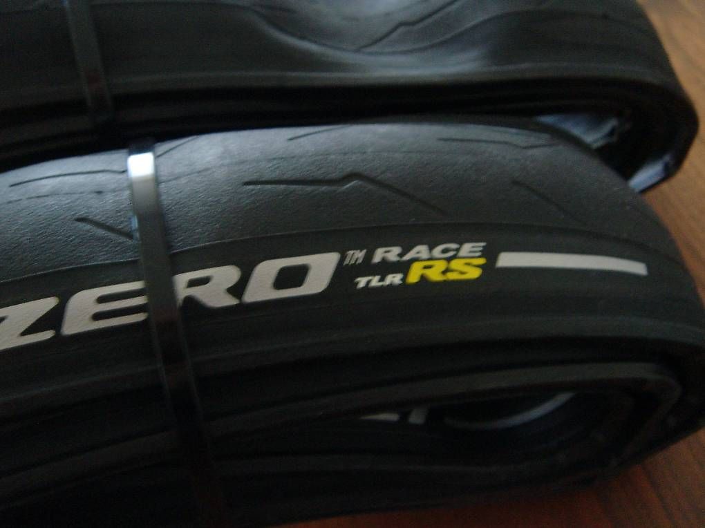 Pezzi di ricambio: Pirelli Pzero Race TLR RS 700x28 – Nuovo (secondo la descrizione) da Appenzell venduto da Pilo 1