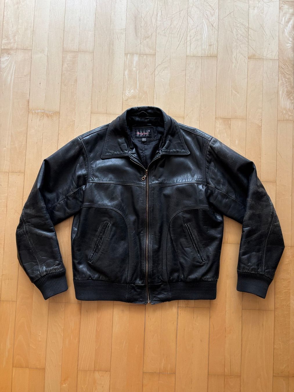 Giacche: Vintage Black Oryx Leather Bomber Jacket – Usato da Belmont-sur-Lausanne venduto da Cedr_Barto
