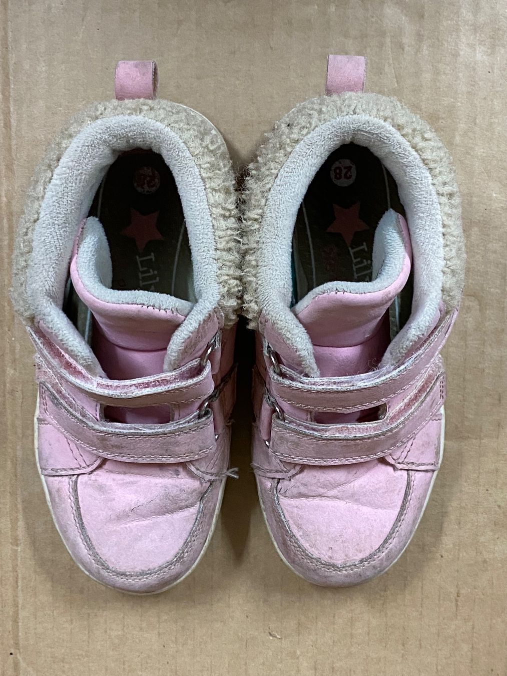 Scarpe per ragazze: Mädchen Winterschuhe Grösse 28 – Usato da Eschlikon TG venduto da RamonaSt 6