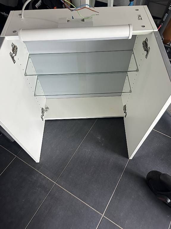 Armadietti a specchio: Spiegelschrank Badezimmer – Usato da Brüttisellen venduto da kuki0 1