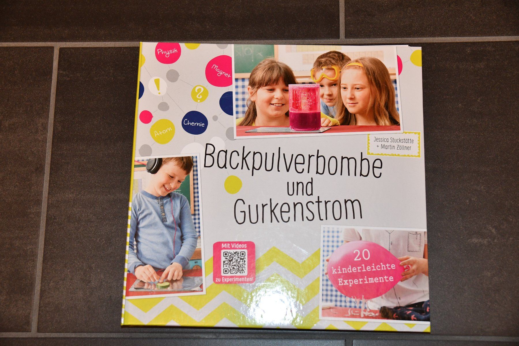 Libri: Buch Experimente ; Backpulverbombe und Gurkenstrom, – Nuovo e nell'imballaggio originale da Sins venduto da dsto
