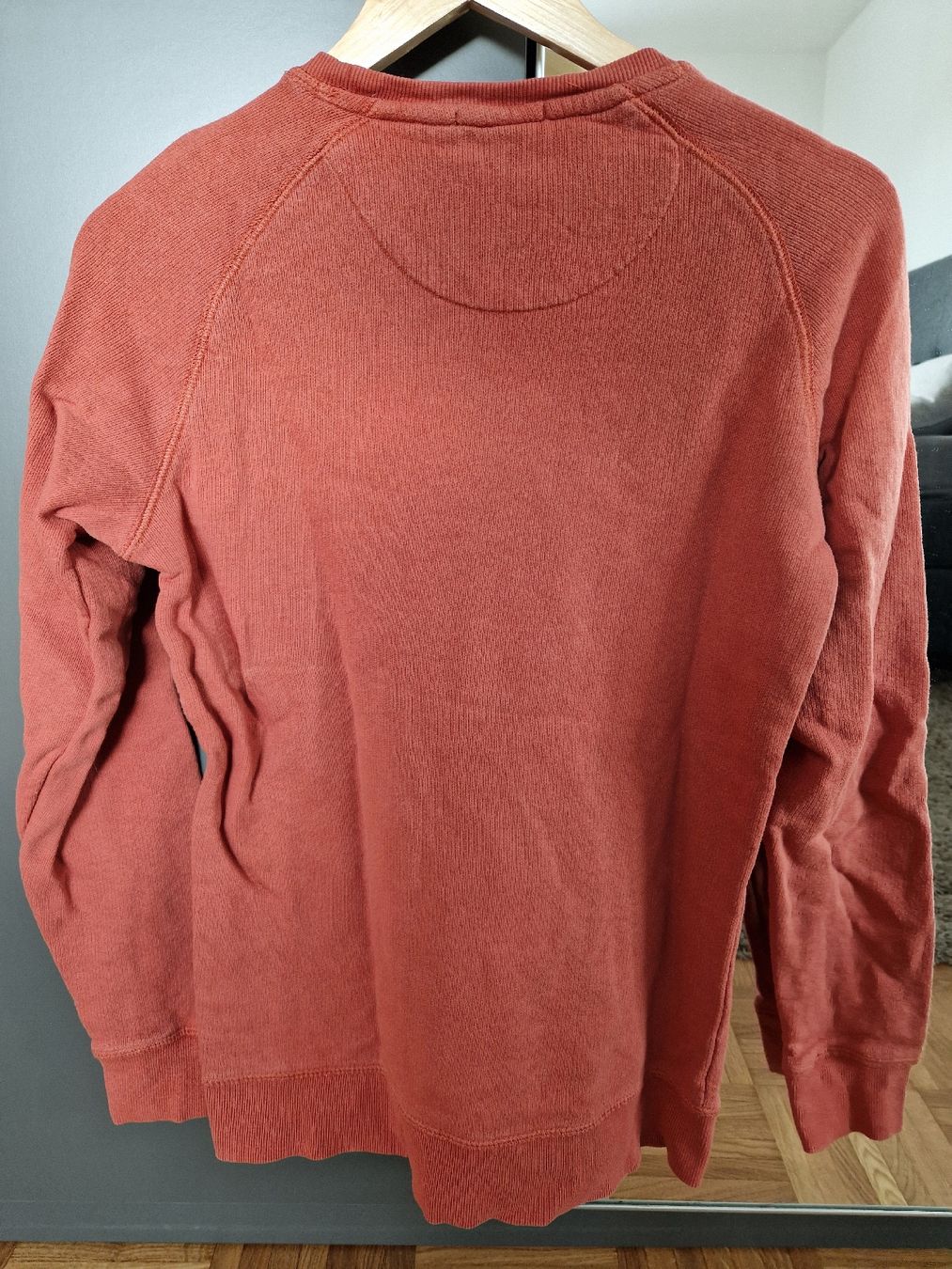 Pullover & Sweatshirts: Pullover – Gebraucht aus Lausanne von mgo_yx25 2