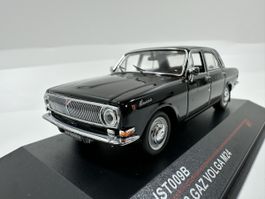 1970 GAZ Volga M24 1:43, schwarz, inkl.Acrylbox, IST MODELS 