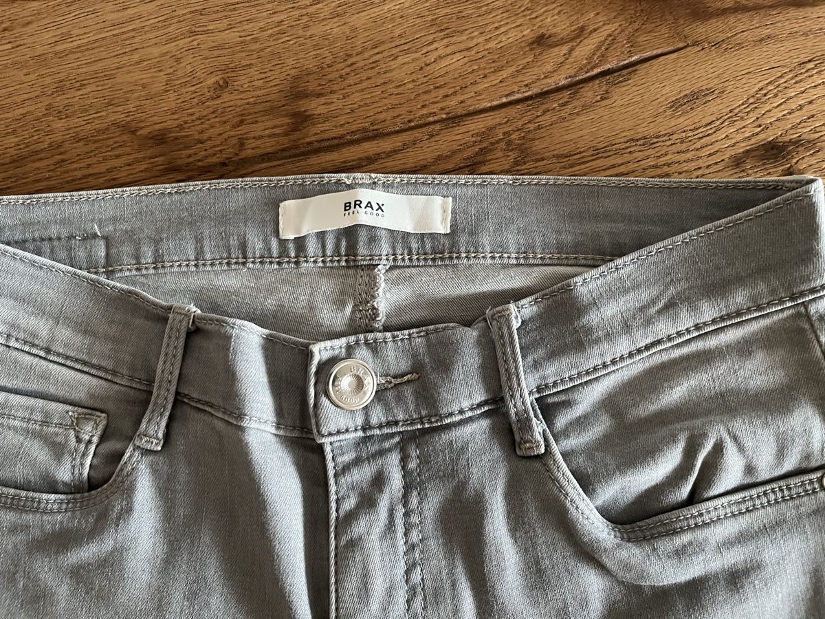 Jeans: Jeans  – Neuf (Voir description) à Schliern b. Köniz par medion3098 3