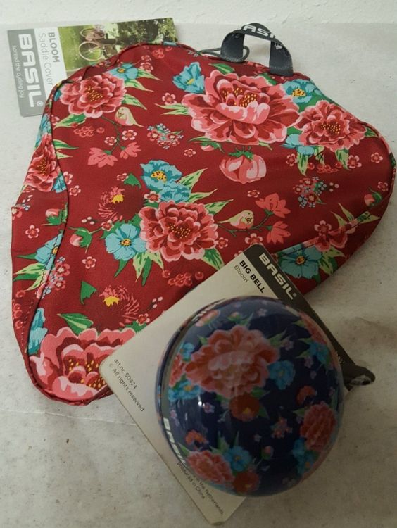 Halsbänder Für Kleine Hunde & Katzen – 4er Set Mit Pfotenabdruck, Nylon, Verstellbar 19–32 Cm, Mit Glöckchen, Farben Blau, Gelb, Rot, Grün