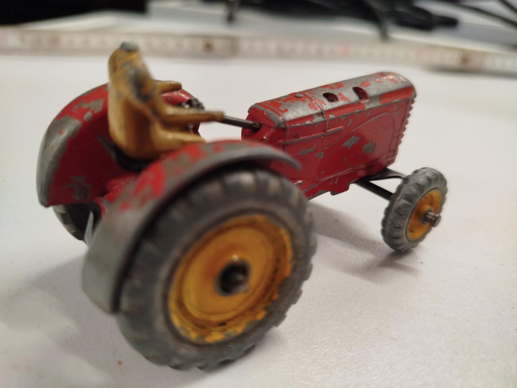 Dinky Toys Modellini d'auto: Dinky Toys (nr 14) – Usato da La Chaux-de-Fonds venduto da Emmaus2300CDF 5