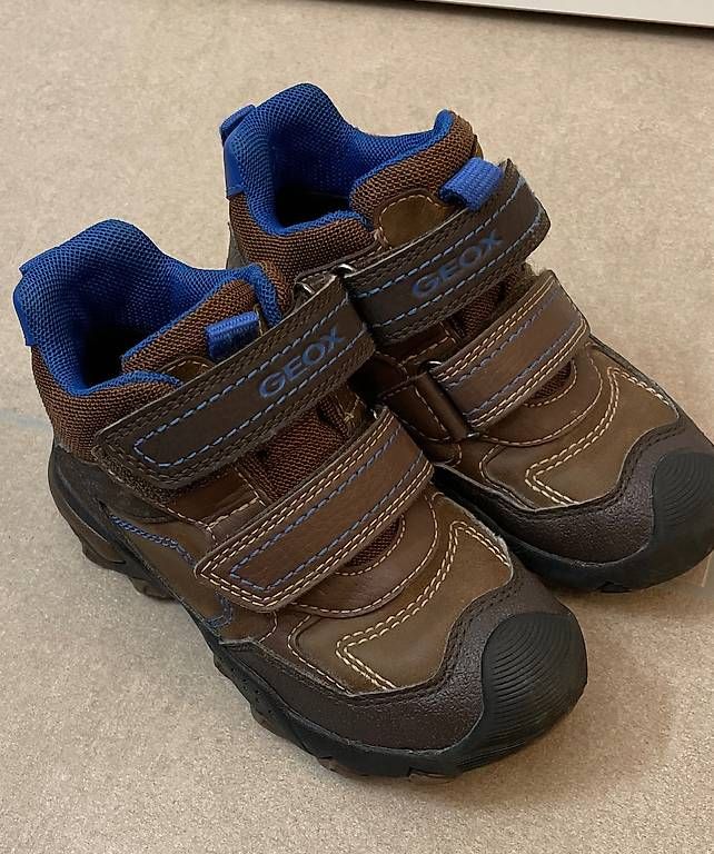 Geox Scarpe per ragazzi: Trekkingschuhe von Geox Junge Gr. 27 – Usato da Ebmatingen venduto da Nibo2