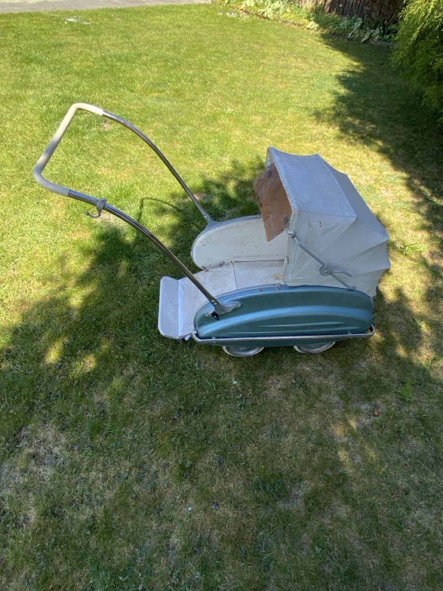Carrozzine: Kinderwagen Oldtimer  – Usato da Kehrsatz venduto da Brunioli 4