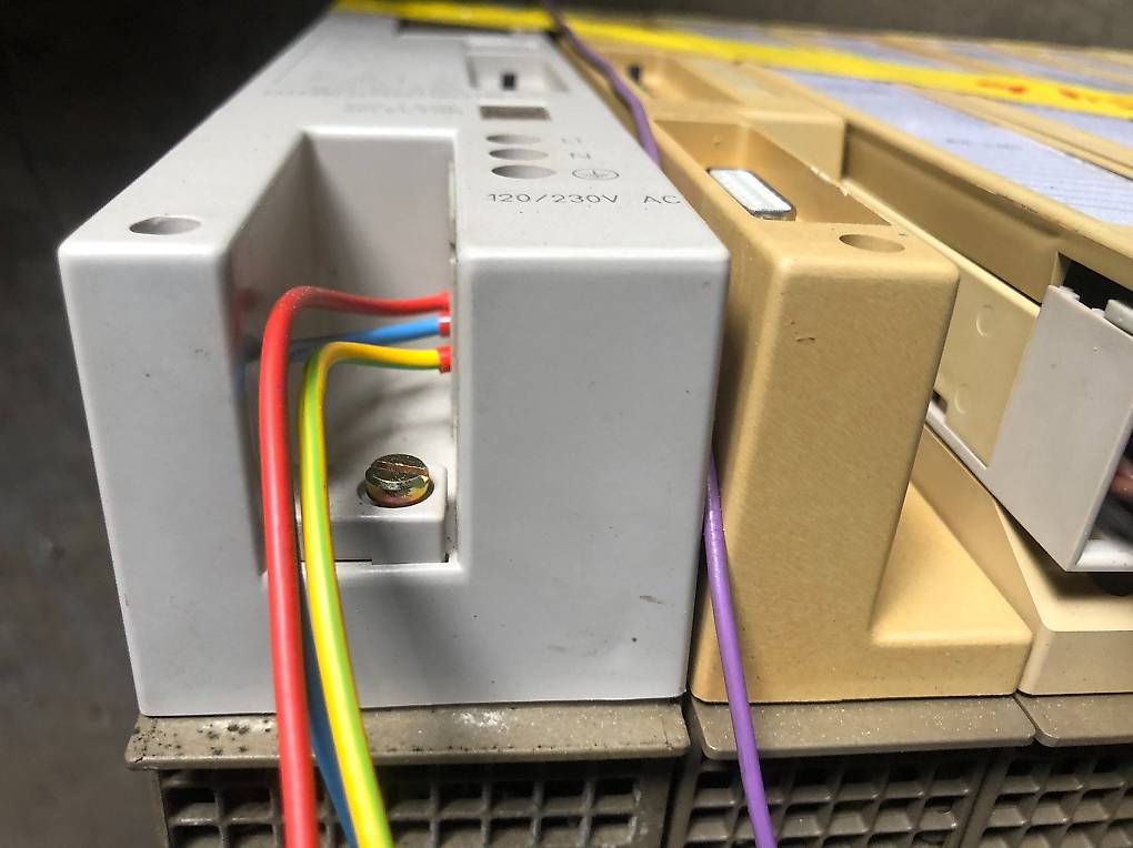 Siemens Sistema di controllo: Siemens SIMATIC S5 - CPU 115U + E/A-Module – Usato da Appenzell venduto da OcclineGmbH 4
