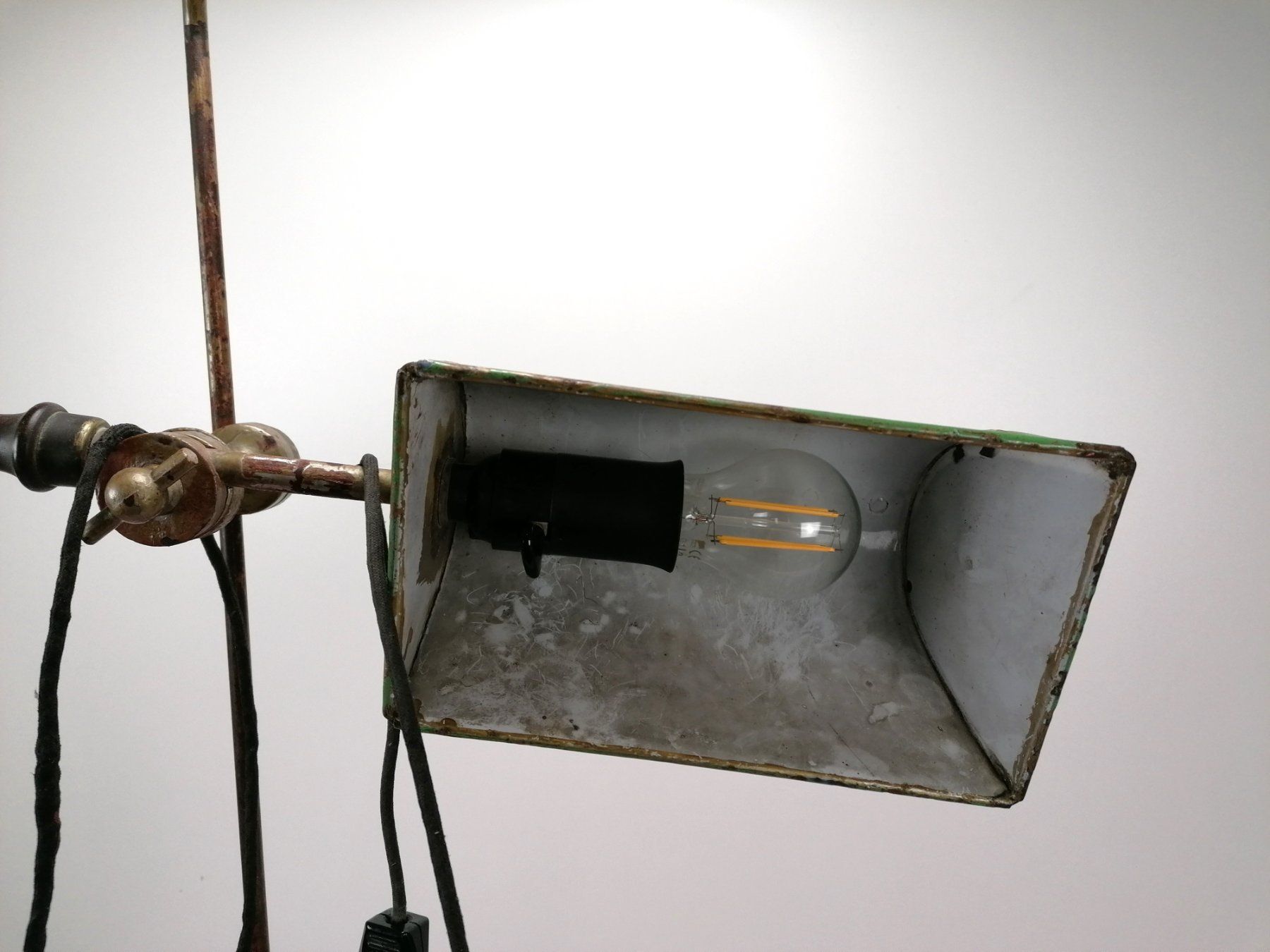 Lampade: Massive antike Industrie-Tischlampe – Usato da Köniz venduto da Brockenreich 3