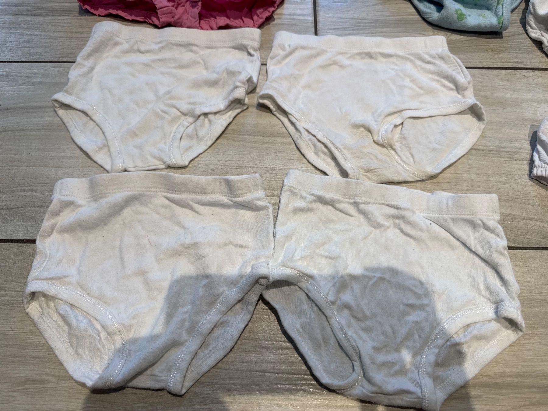 Lotti & Set di vestiti: Sommer Set Mädchen inkl Pipi Trainings Slip – Usato da Gelterkinden venduto da Familienferien 4