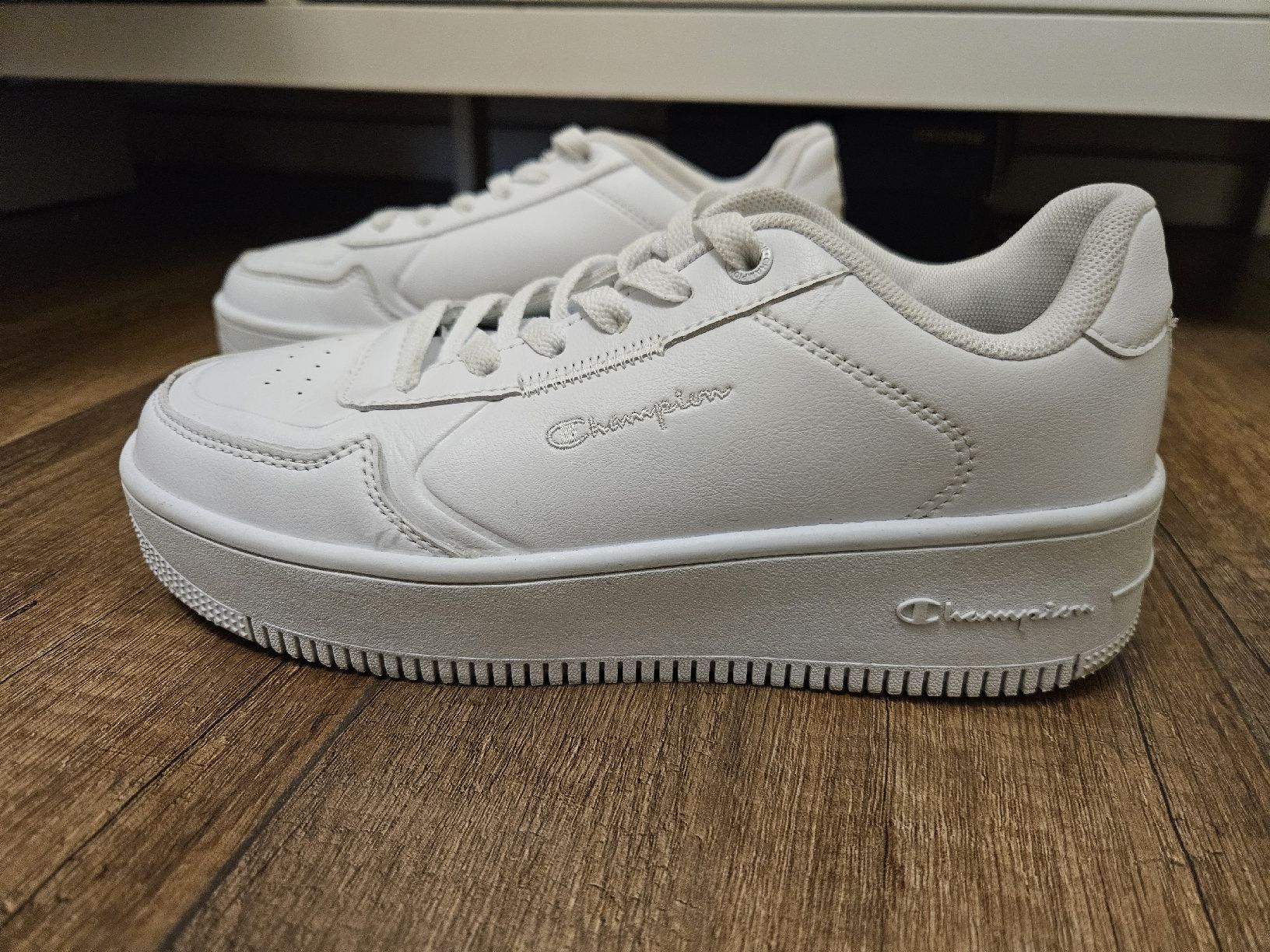 Champion Scarpe da donna: Champion Platform Sneakers Gr. 37.5 – Usato da Winterthur venduto da Kupre
