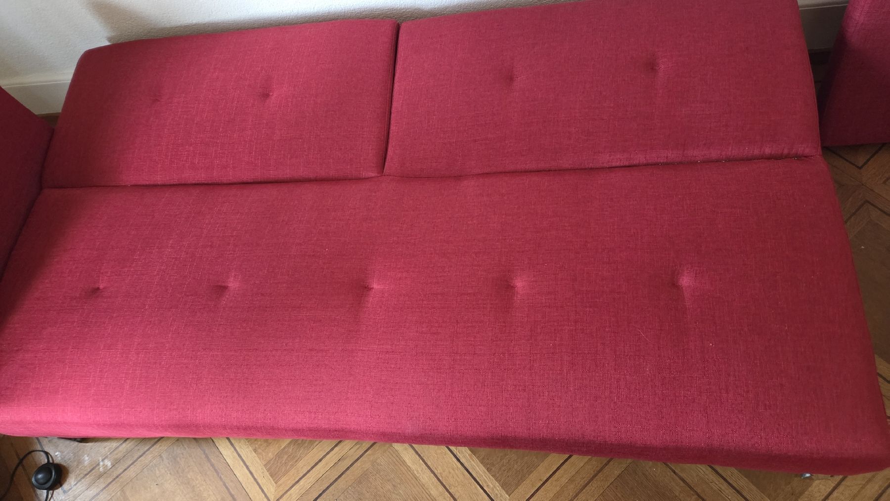 Divani: Schlafsofa 3-Sitzer, Dunkelrot, erst 18 Monate – Usato da Bern venduto da Naturine 5