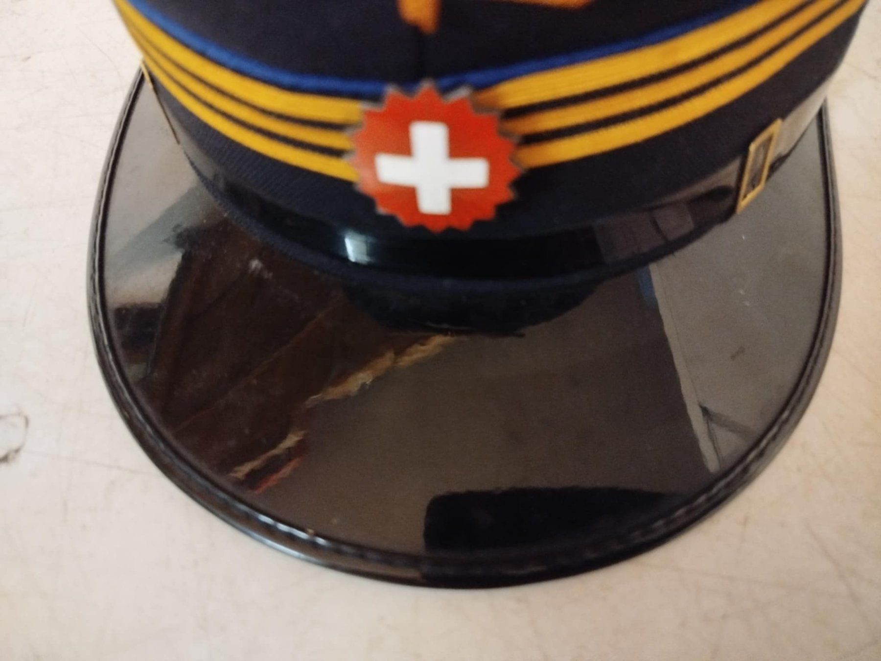 SBB/CFF/FFS Uniformi: Casquette de chemin de fer, – Usato da La Chaux-de-Fonds venduto da Emmaus2300CDF 1