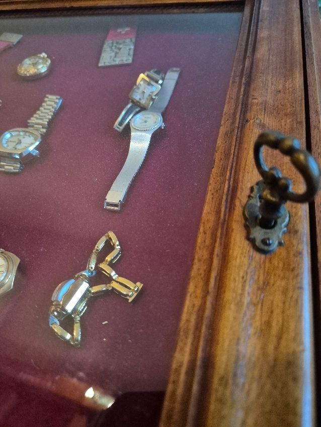 Vetrine: Schöne alte Vitrine – Usato da Embrach venduto da wernici 5