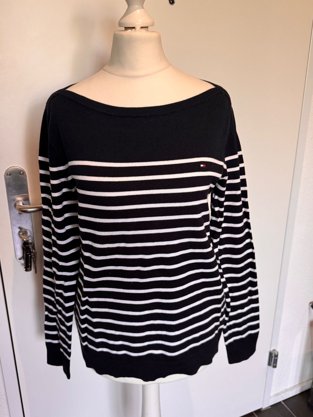 Tommy Hilfiger Pulls & Sweat-shirts: Neuwertiger Tommy Hilfiger Pullover gestreift Gr. S – Neuf (Voir description) à Rothrist par Fondgruebe
